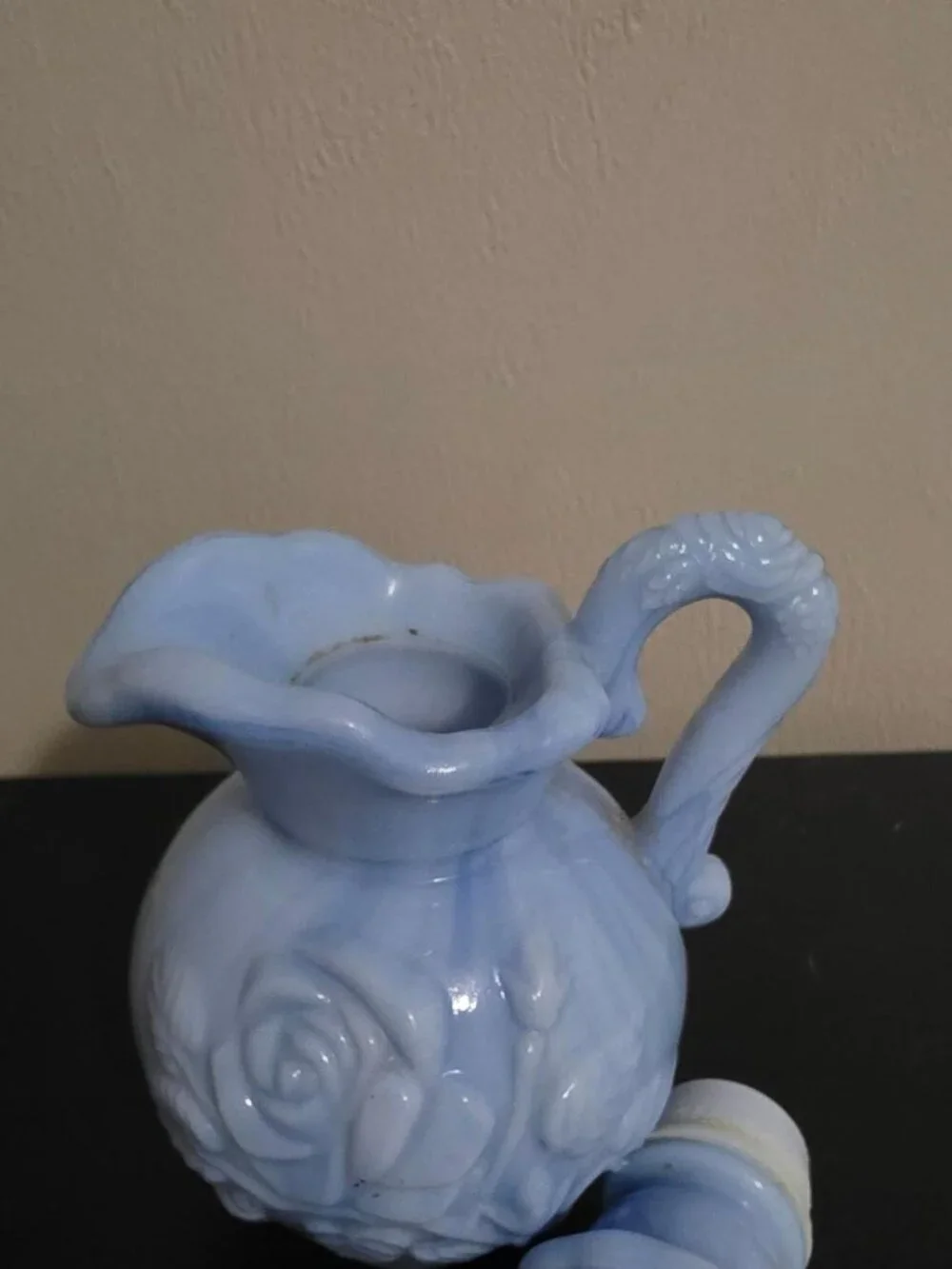 Avon vintage may 1978 blue bathroom set with rose ( needs to be cleaned)